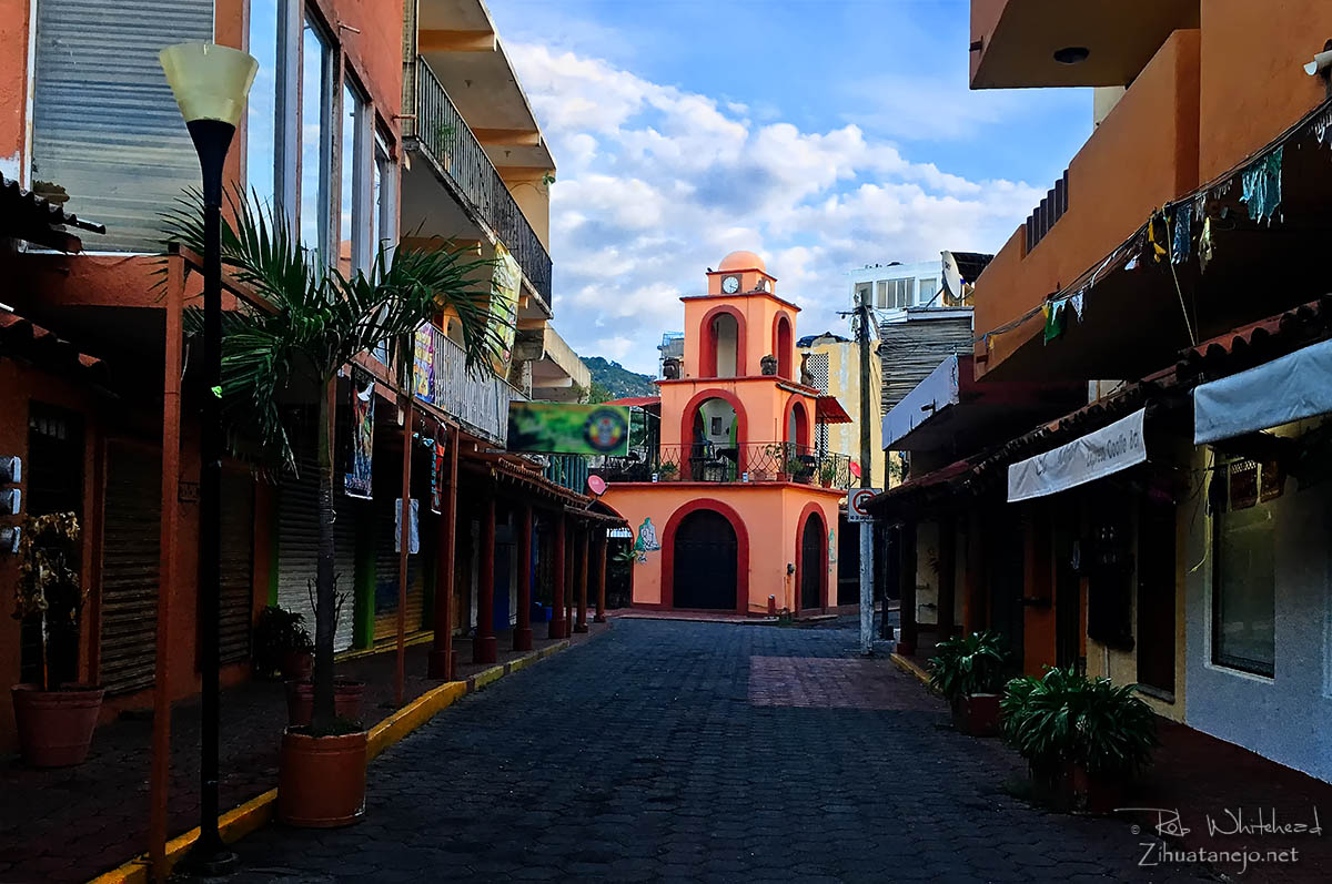 Calle Agustín Ramirez, Zihuatanejo